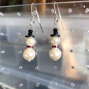 Elegant Pearl and Black Bead Earrings